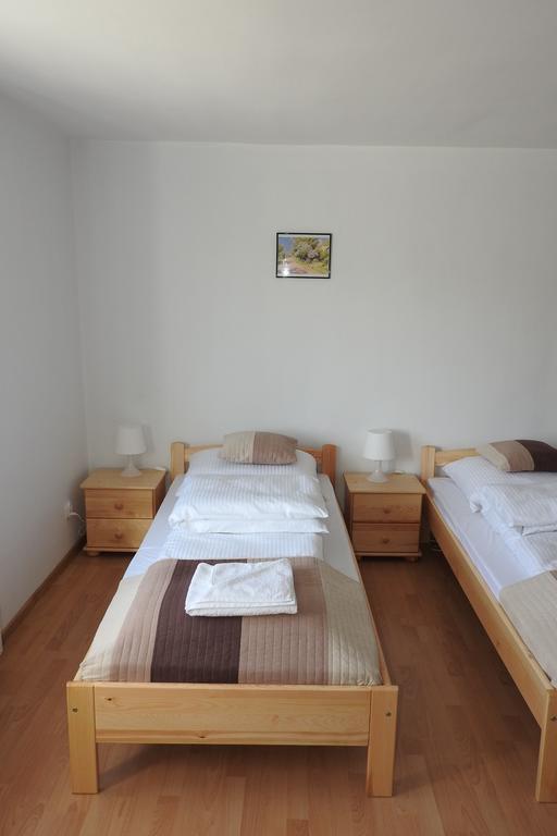 Pokoje Gościnne Pod Brzózką Poledno Exterior foto